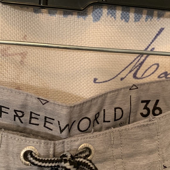 Freeworld shorts - Picture 2 of 3